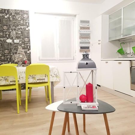Apartamento Le Stanze Del Trenino Rosso Tirano Exterior foto