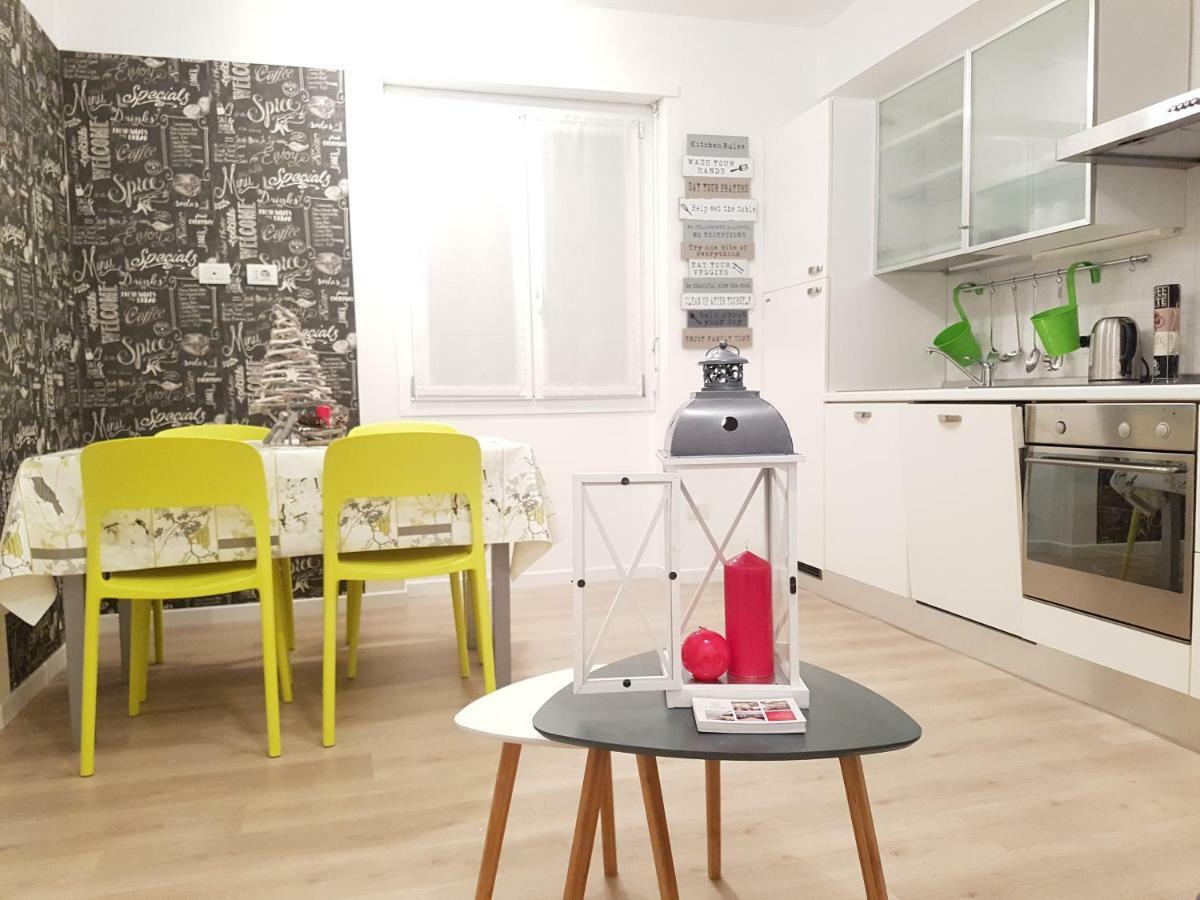 Apartamento Le Stanze Del Trenino Rosso Tirano Exterior foto